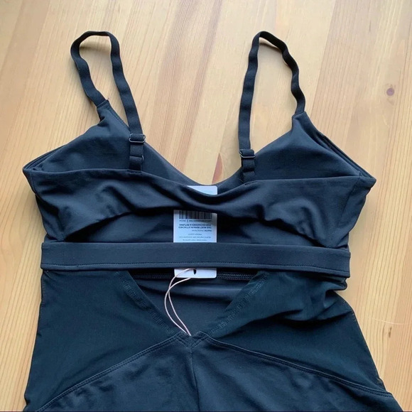 NWT Fabletics Demi Lovato Lanelle Performance Tank - Picture 5 of 10